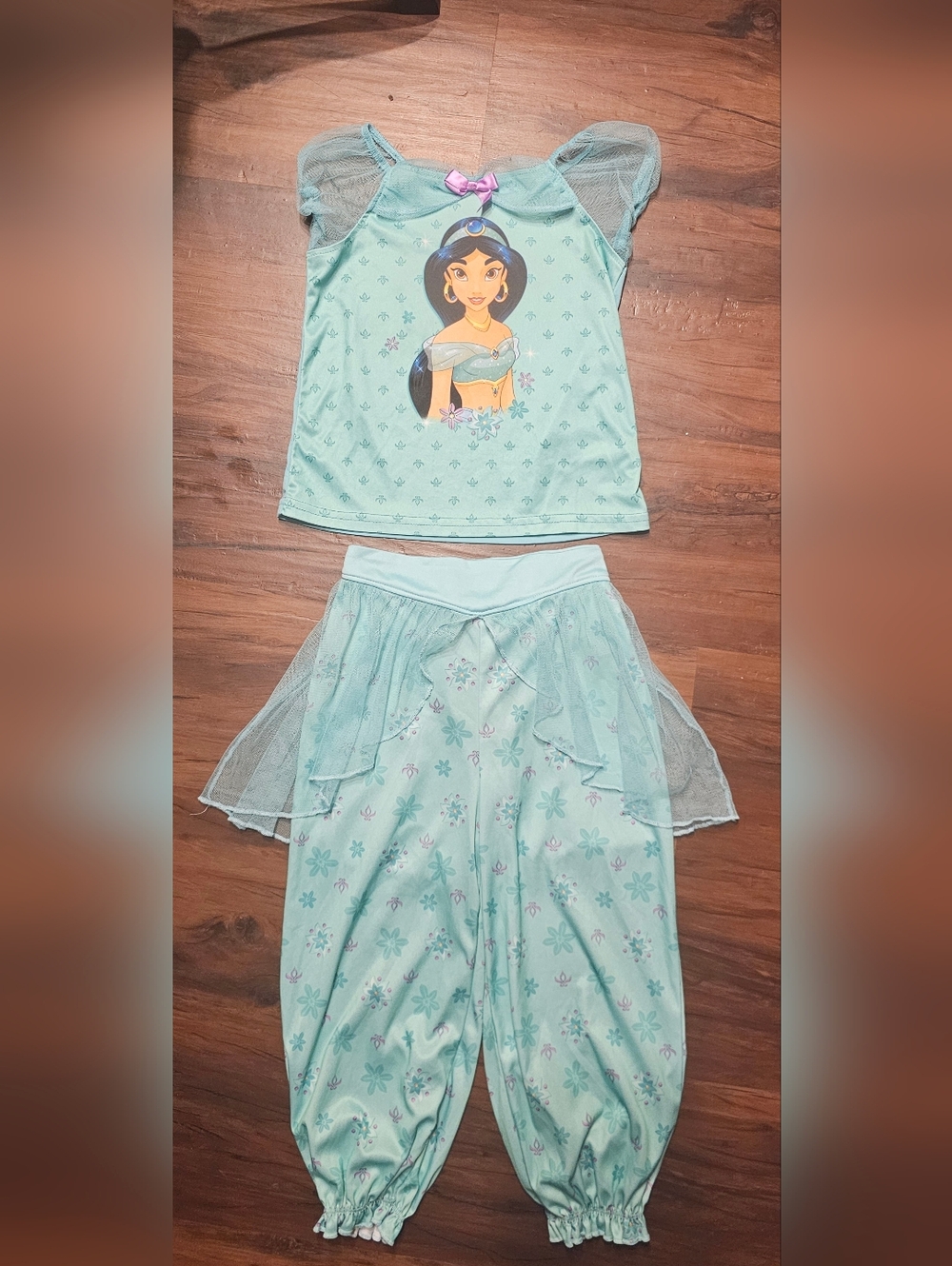 PRINCESS JASMINE Girls Light Aqua Pajama Set. Size 4T.Excellent Condition!